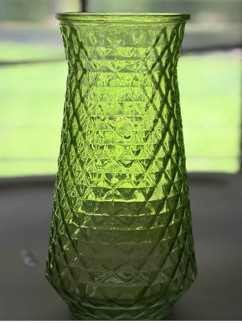 Green Vintage DPS Paula ‘Pineapple’ Diamond Cut 9 in Vase, EUC